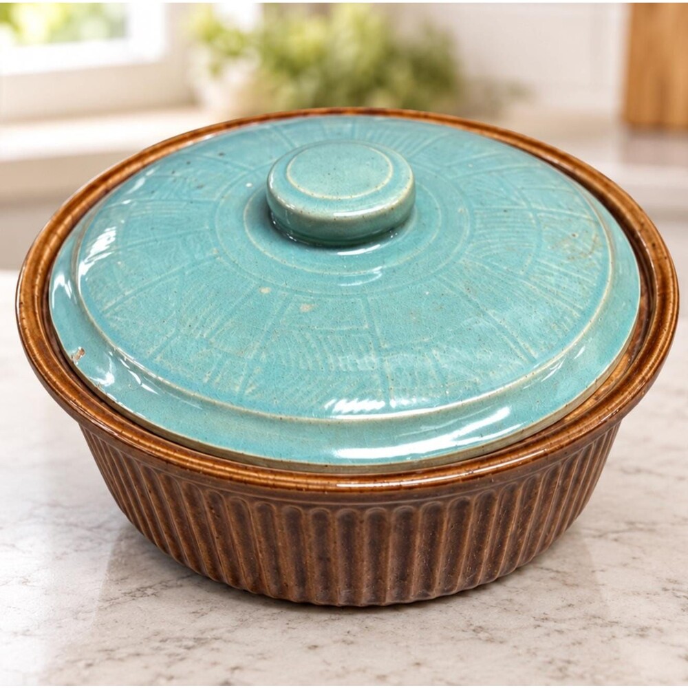 USA Pottery Covered Casserole Dish Brown Ribbed Ceramic Bowl with Turquoise Lid